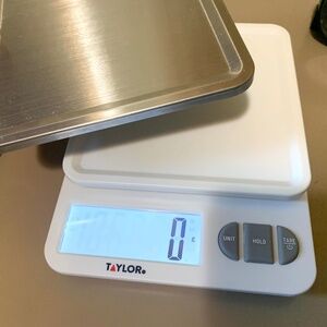 TAYLOR Multi-Platform Kitchen Scale | STAINLESS STELL / REMOVABLE TRAY